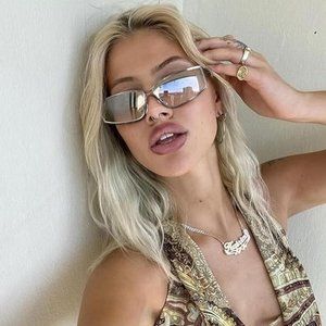 Retro women's charm sunglasses